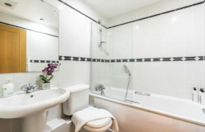 2 bedroom penthouse overlooking River Thames